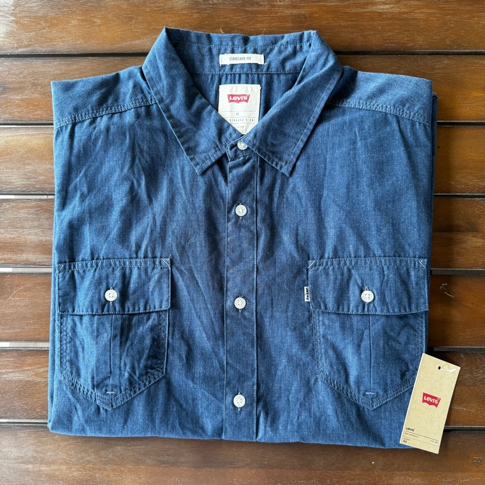NWT Levi’s Short Sleeve Button Down Shirt, size XL